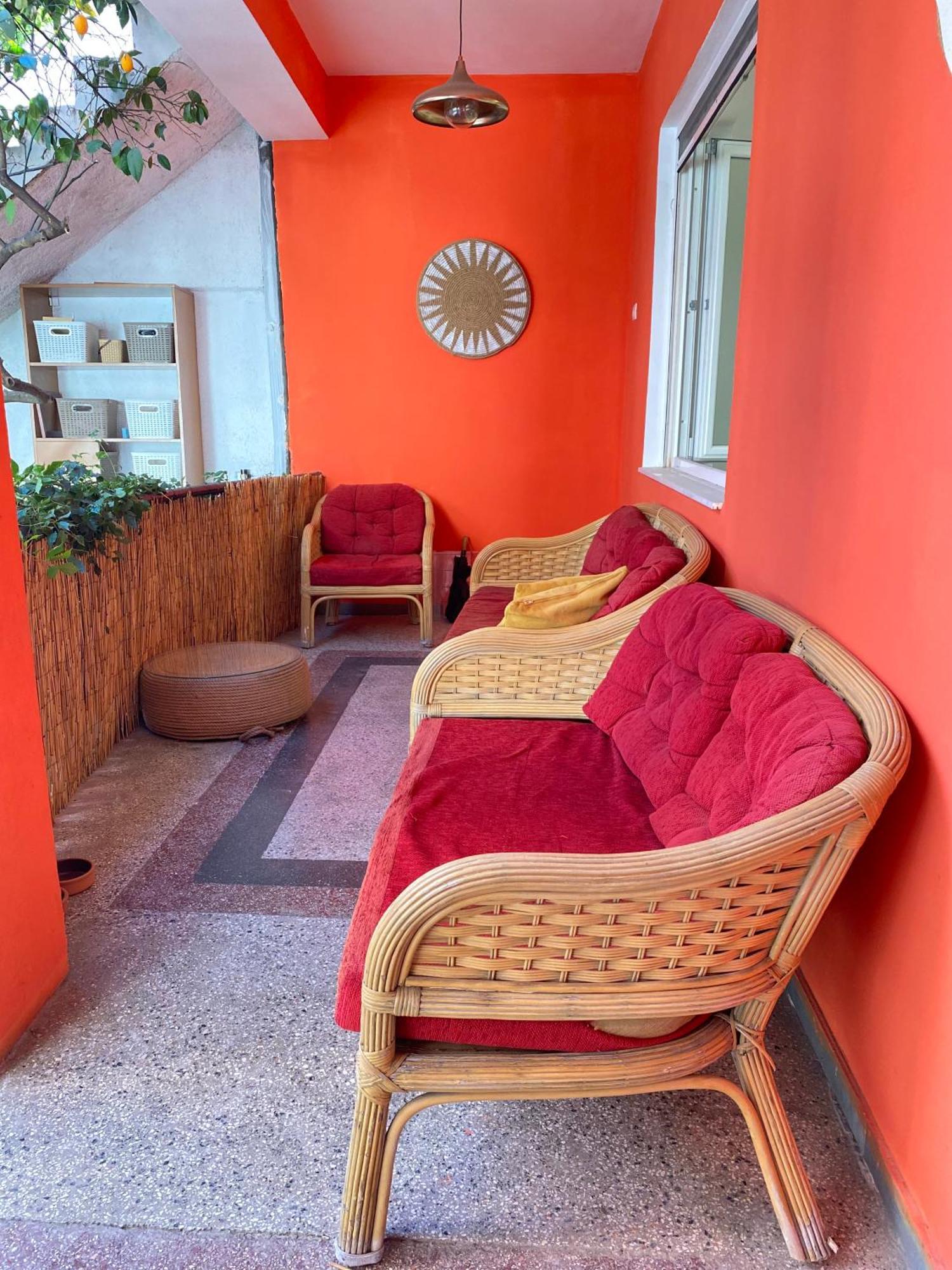 Trip'N'Hostel Chill Zone Tirana Buitenkant foto