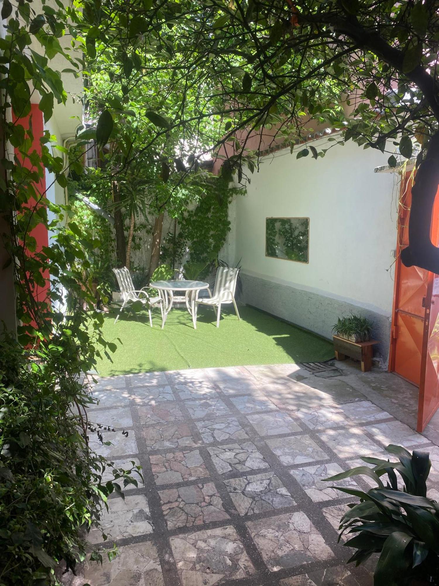Trip'N'Hostel Chill Zone Tirana Buitenkant foto